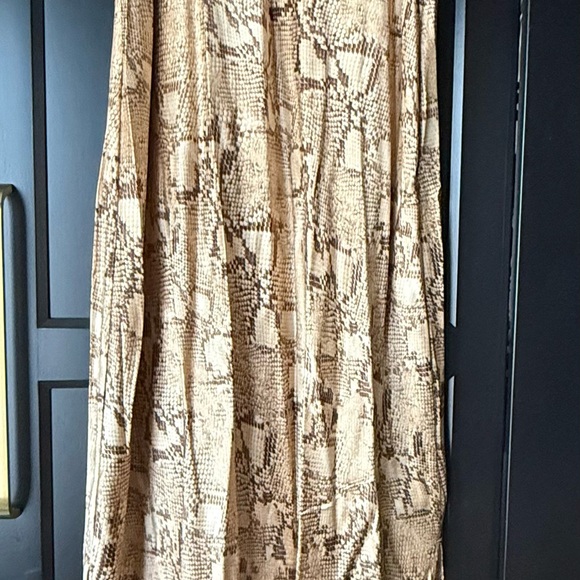 Banana Republic Gold Slip 100% silk Dress size Large Petite - Picture 2 of 5